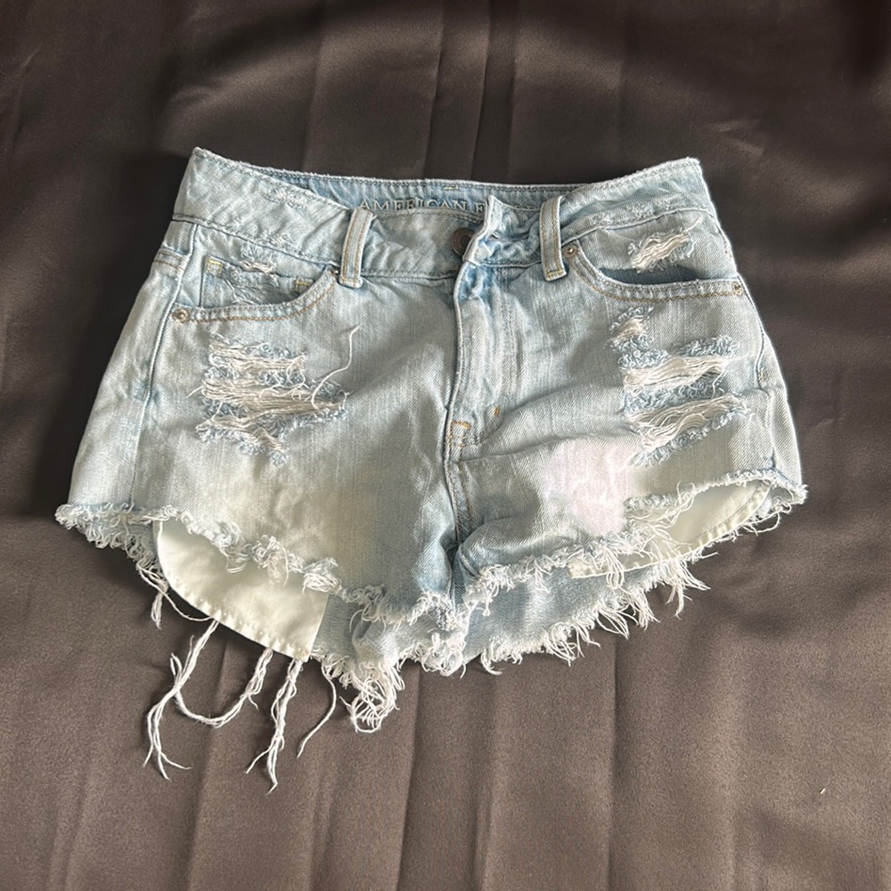 Mid waisted jean shorts